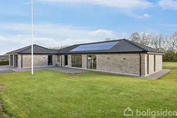 Välivaade - Contemporary Villa with Open Plan in Skals