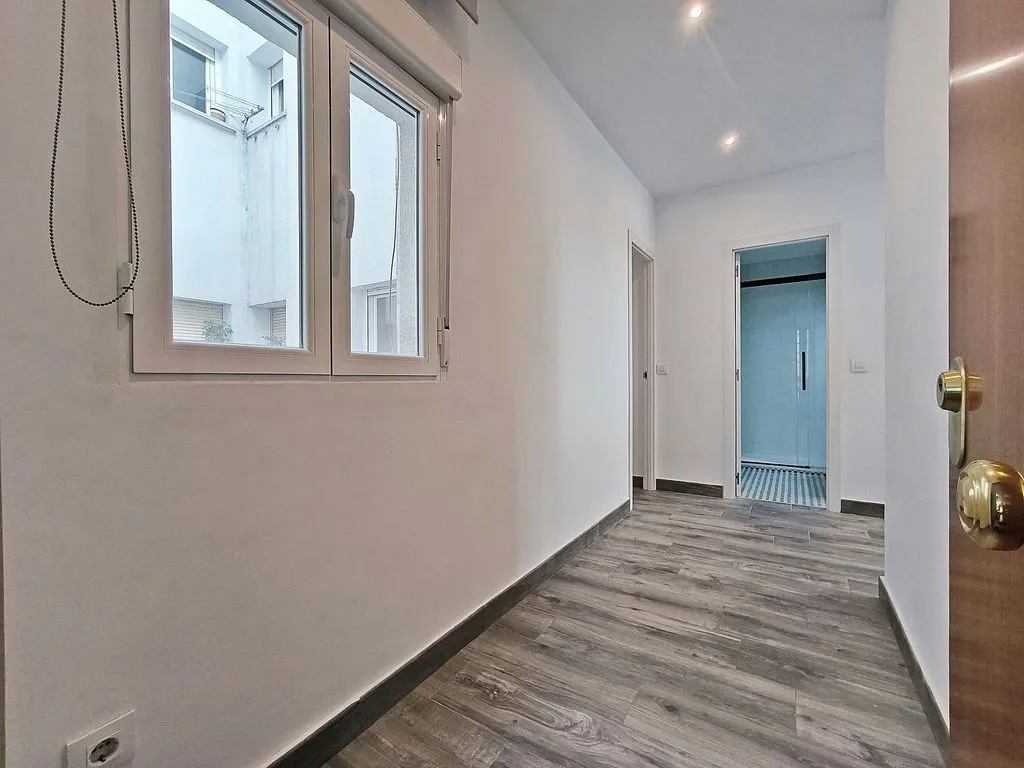 Hallway - Modernised Flat with East View in Chamartín