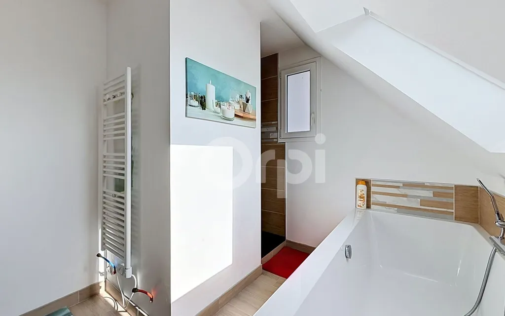 Salles de bain - Maison avec Piscine au Centre-Bourg de Plourin