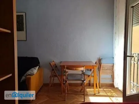 Salle à manger - Bright Studio in Huertas-Cortes, Madrid