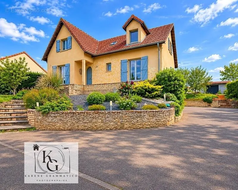 Extérieur - Maison Individuelle avec Terrasse et Jardin Calme