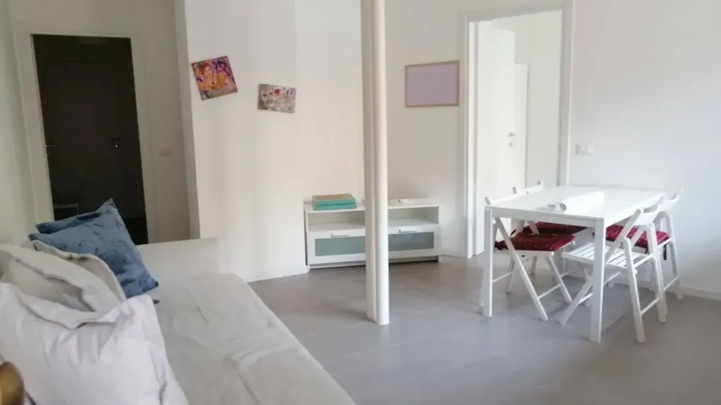 Chambres - Rented Duplex in Industrial Complex, Milan