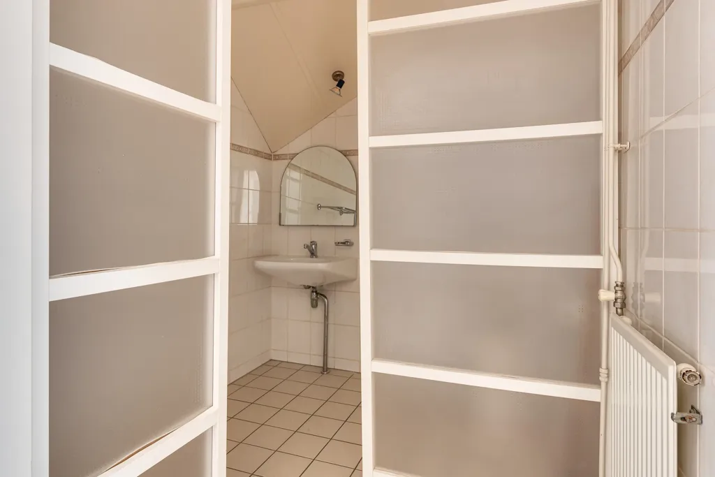 Vannitoad - Spacious Renovated Semi-Detached House in Heiloo
