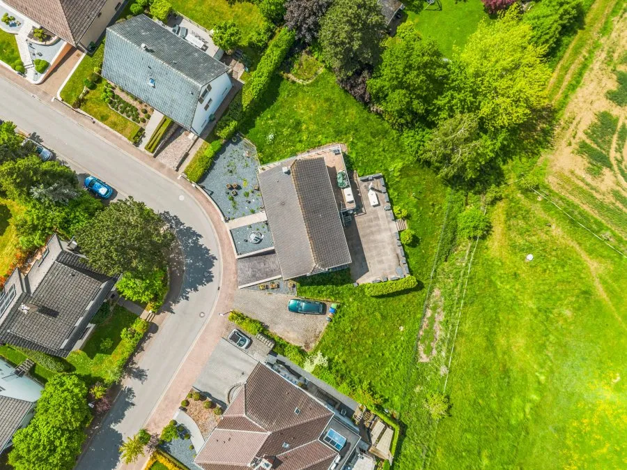 Vue aérienne - Terrain à Bâtir avec Fort Potentiel à Peppange