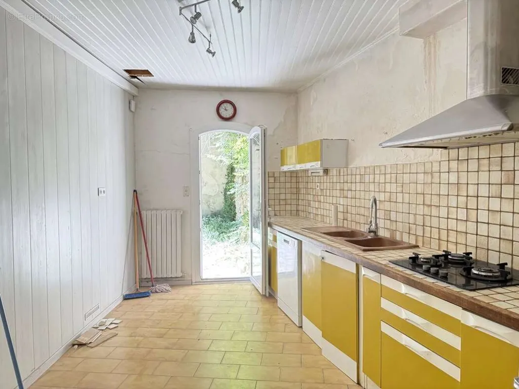 Kitchen - Provençal House with Garden in Arles