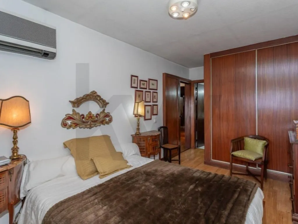 Chambres - Luxury Duplex Apartment with Independent Upper Level in Lisbon