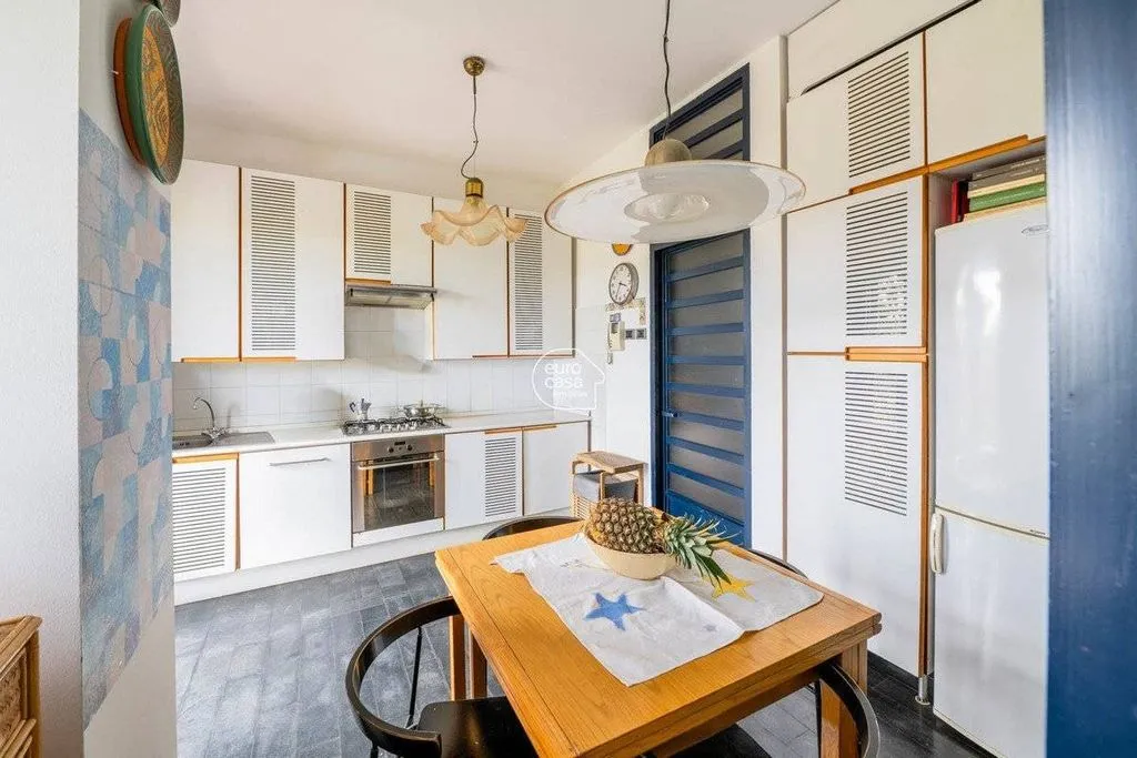Kitchen - Luxury Penthouse with Pool in Cassina de' Pecchi