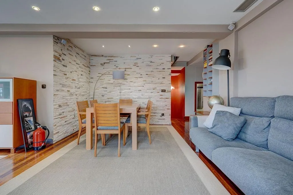 Elutuba - Spacious Flat with Views in San Roque