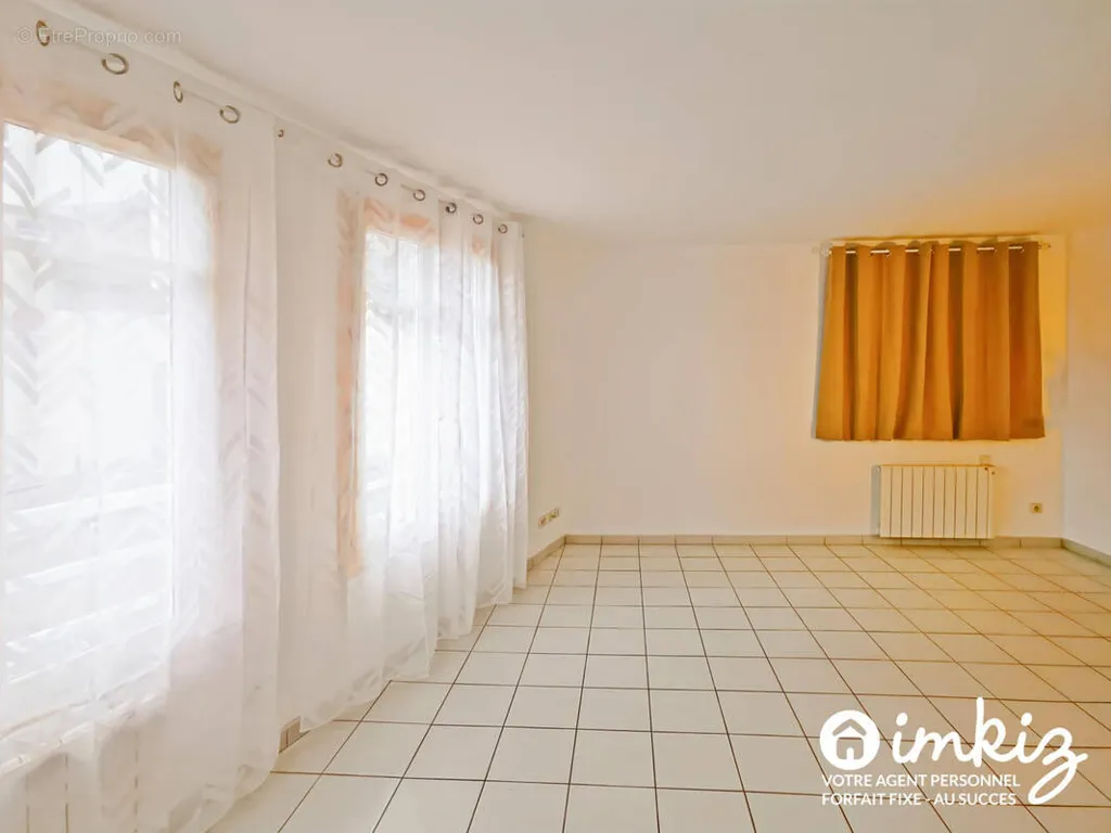 Toad - Bright Studio with Double Orientation in Croix-Rousse