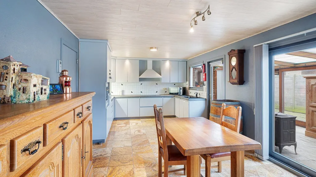 Dining Room - Bungalow-Villa with Pool in Lissewege