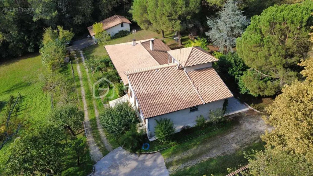 Vista aerea - Charming House with Garden in Coutras