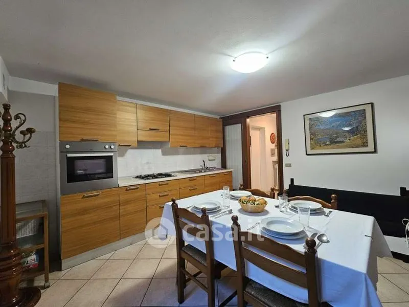 Salle à manger - Semi-detached House with Private Garden in Mozzo Centre