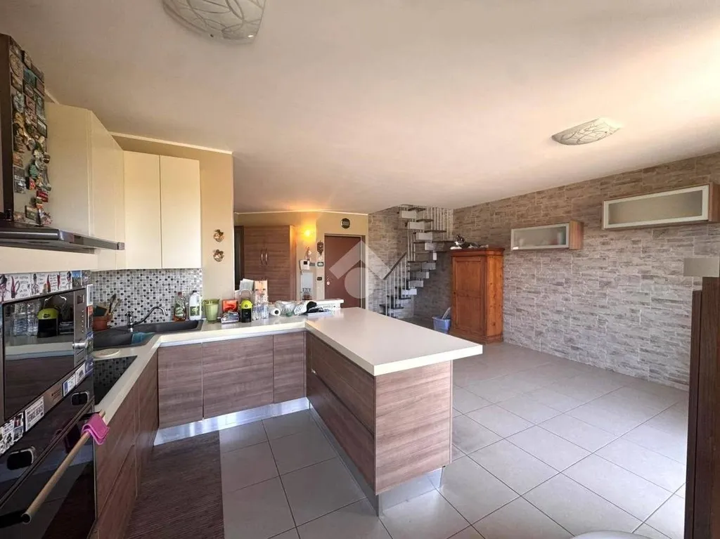 Köök - 5-Bedroom Apartment with Terrace in Rivalta di Torino