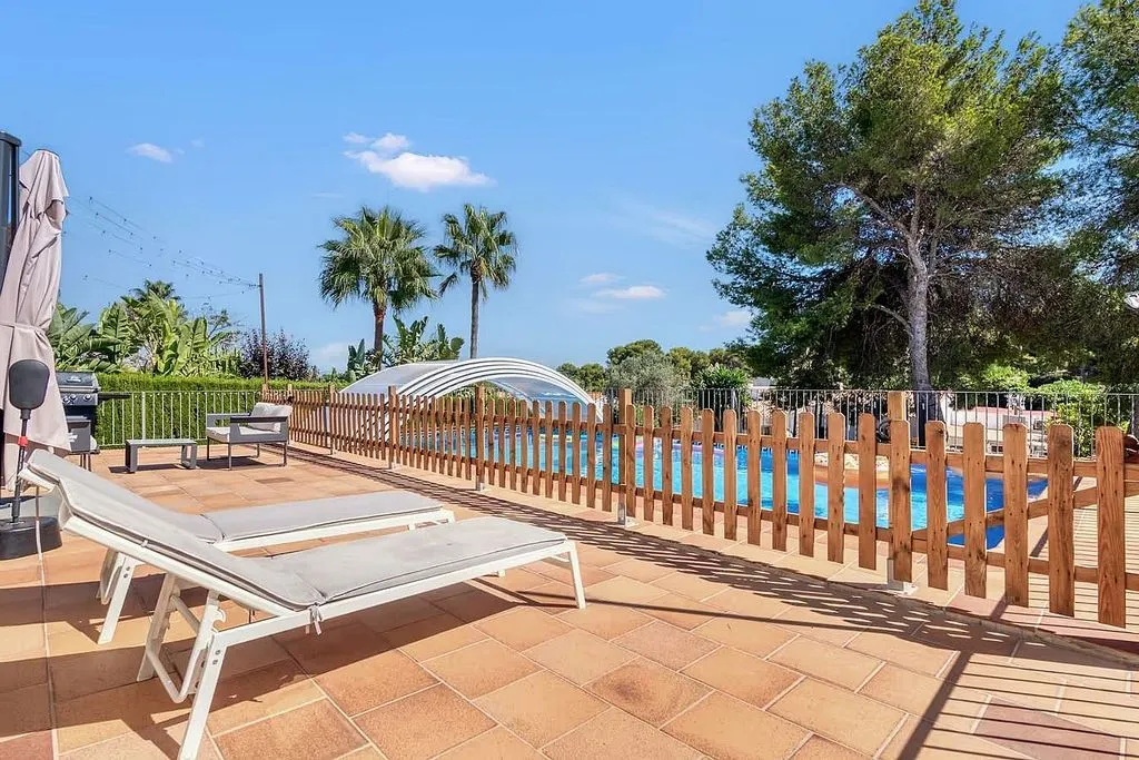 Pool - Chalet with Sea View and Pool in Cap Martí