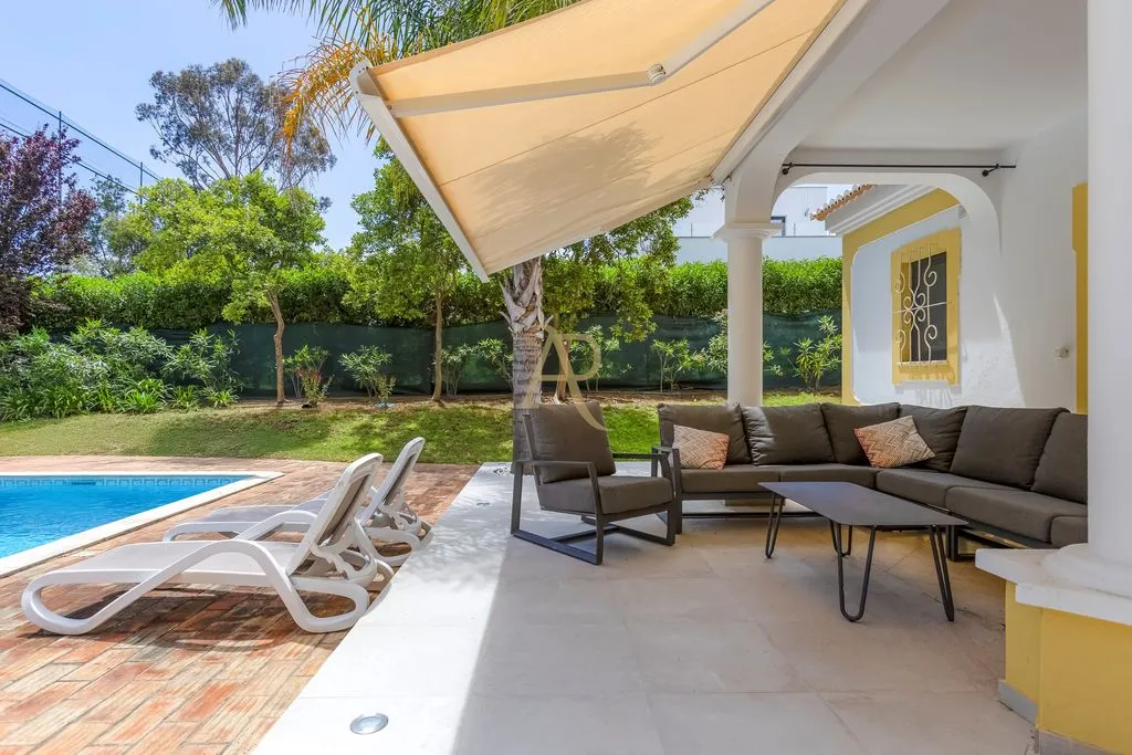 Piscine - Luxury Villa with Golf Access in Alvor