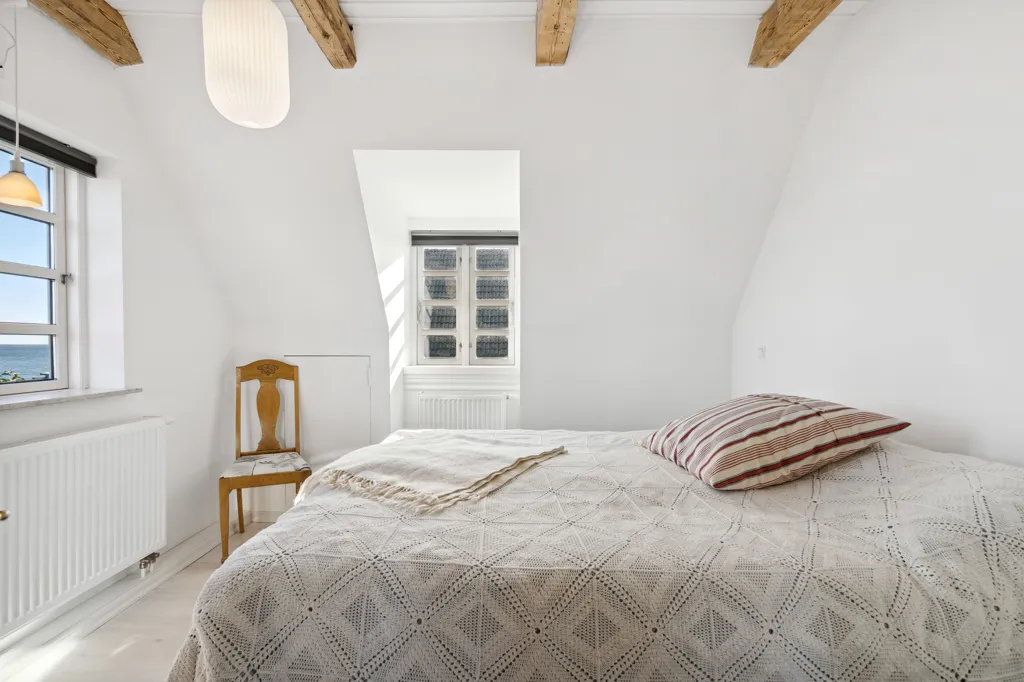 Magamistoad - Renovated Villa with Waterside in Strøby Egede