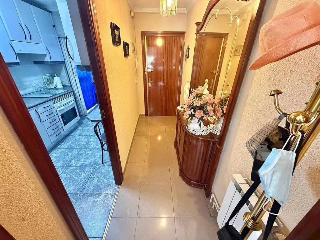 Esik - Apartment with Terrace in Sur-Este