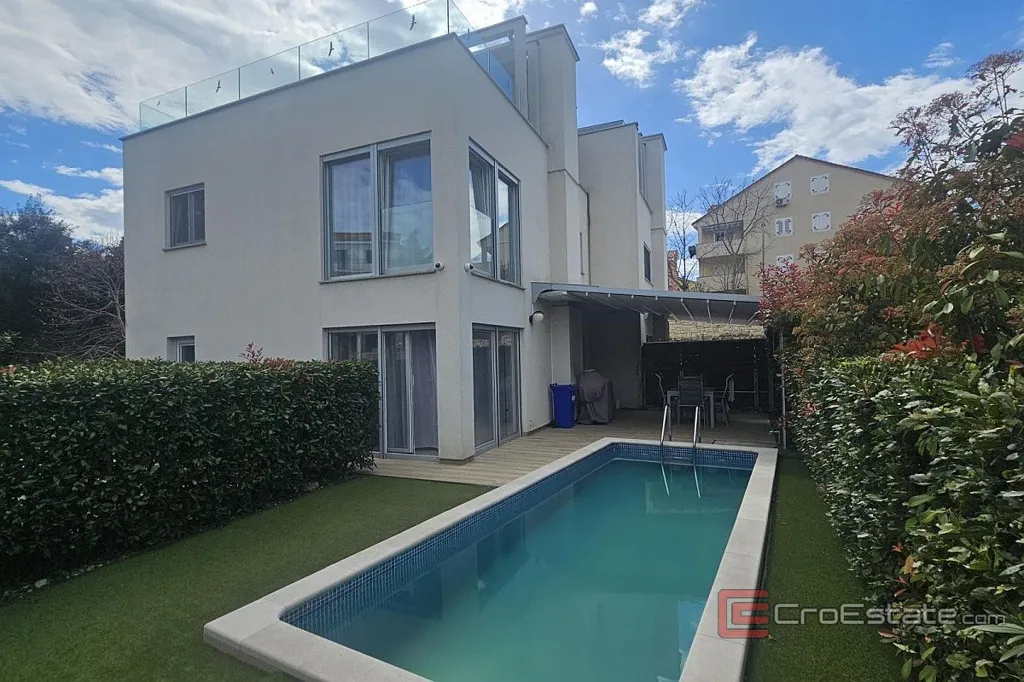 Bassein - Apartment with Pool in Malinska, Krk