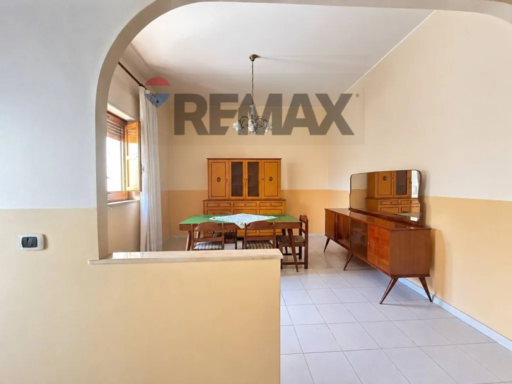 Söögituba - Ground Floor House with Terrace in Riposto