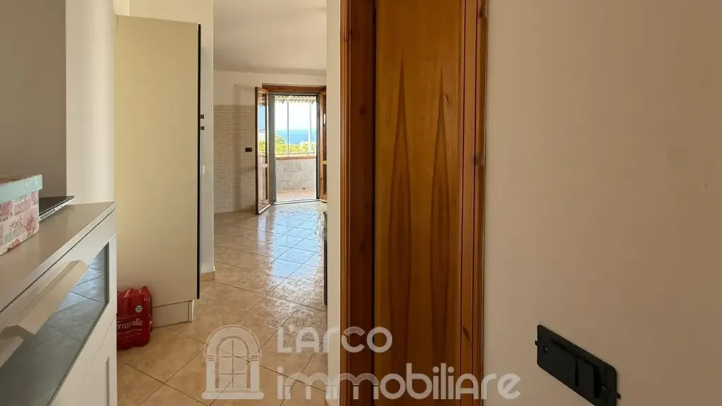 Esik - Terrace Apartment with Sea View in Scalea
