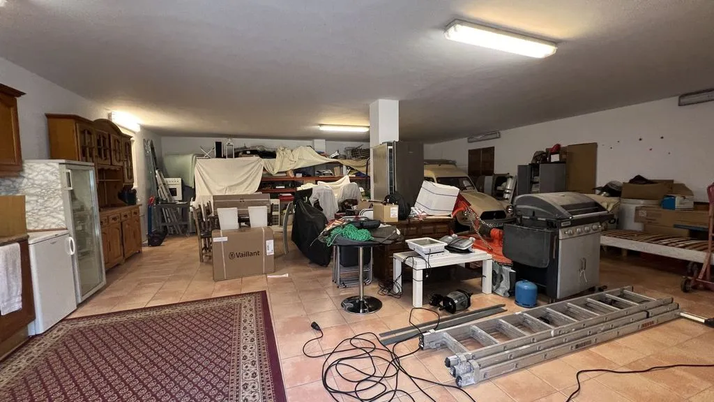 Garaaž - Luxury House with Warehouse in Pedreguer
