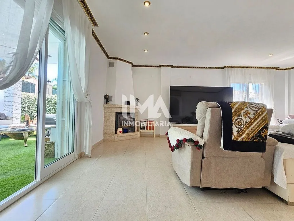 Living Room - Chalet with Pool and Terrace in Montepilar