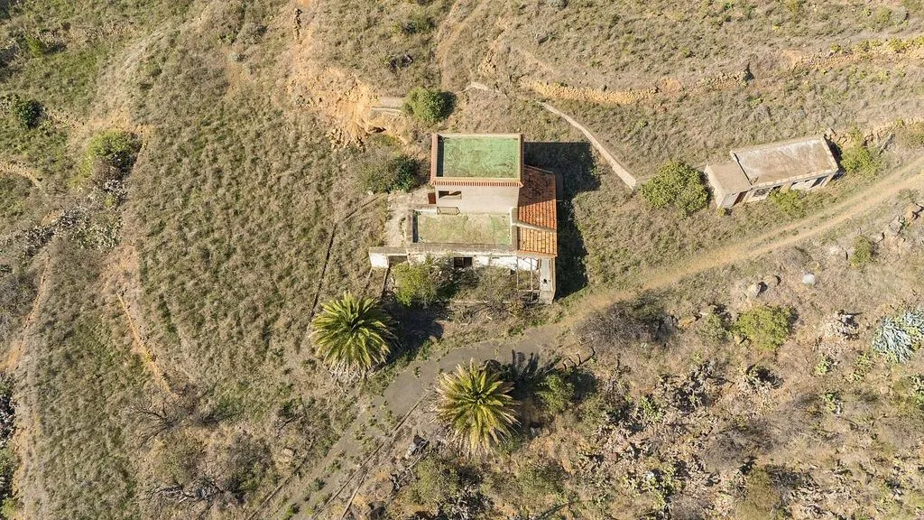 Õhuvaade - Rustic Property with Restoration Potential in Arafo