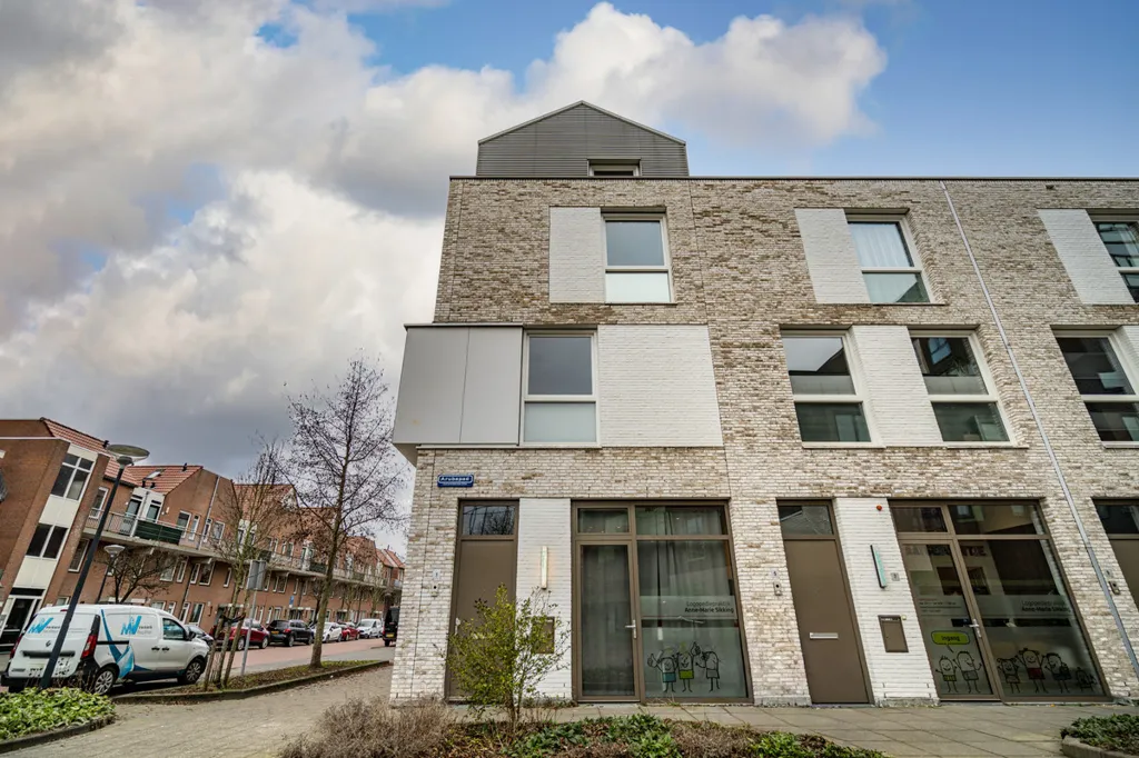 Exterior - Corner Apartment with Extra Mezzanine in Leiden