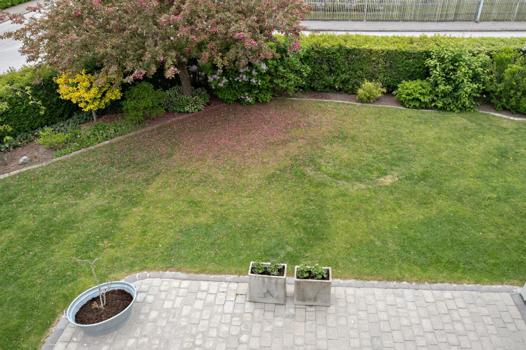 Õhuvaade - Corner Plot Villa with Garden in Västerdala