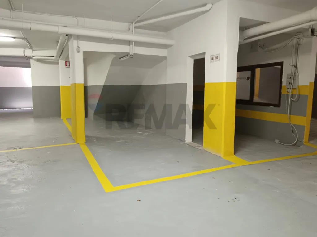 Garaaž - Garage Parking Space in Bari - San Pasquale