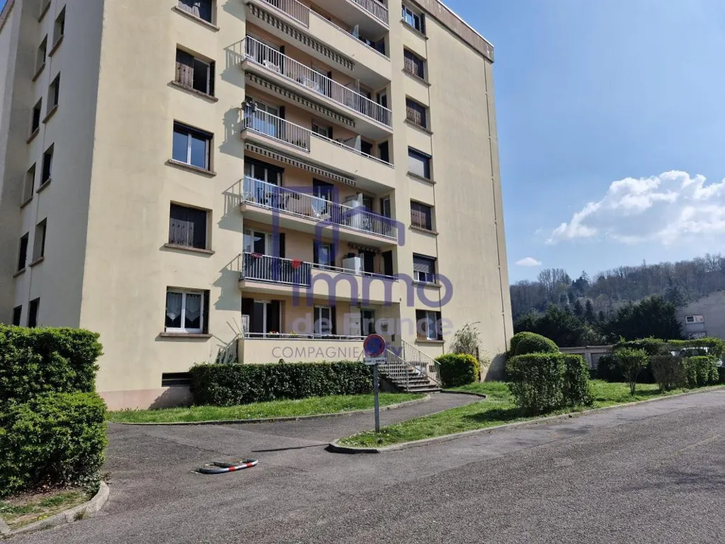 Extérieur - Appartement Lumineux avec Balcon à Bourgoin-Jallieu