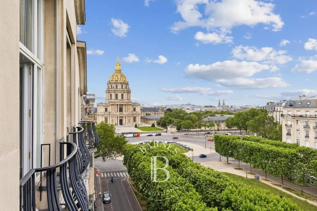 Balcony - Luxury Duplex with East-West View in Paris 7th