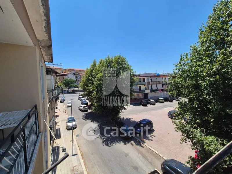 Rõdu - Three-Bedroom Apartment with Balconies in Crotone