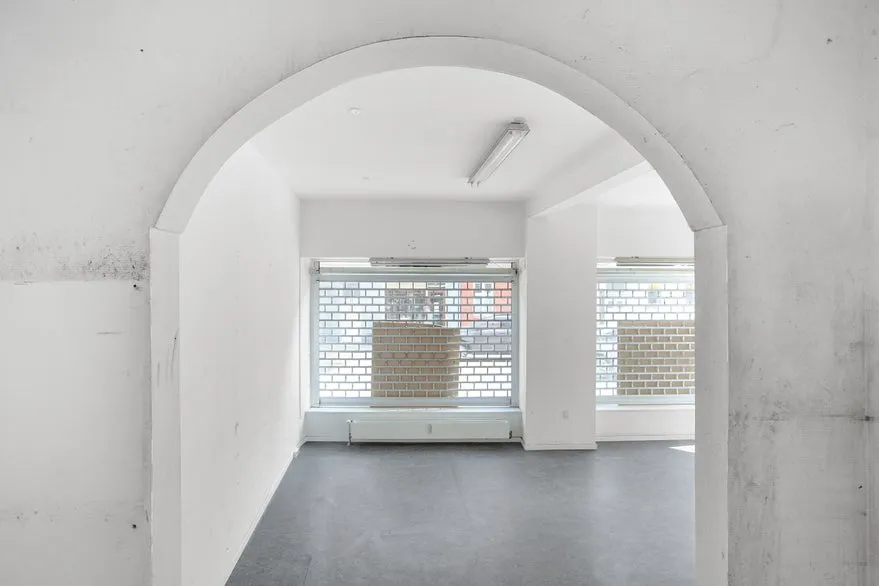 Stanze - Corner Retail Unit on Nørre Allé, Aarhus