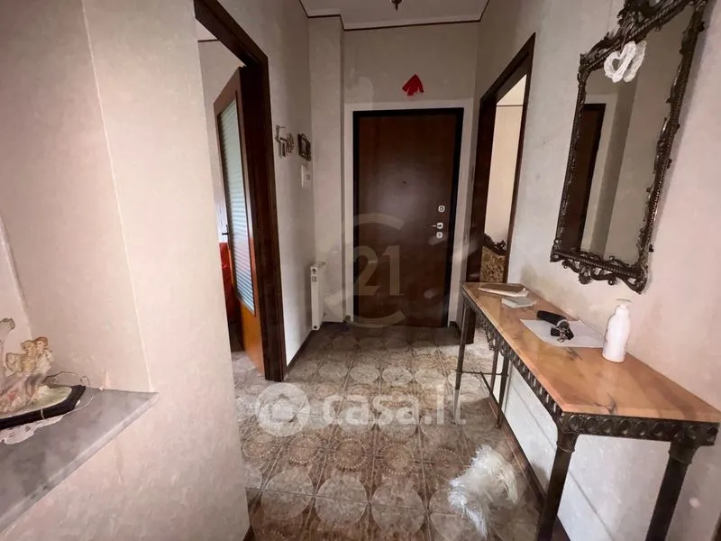 Esik - Four-Room Apartment in Quiet Area, Catania