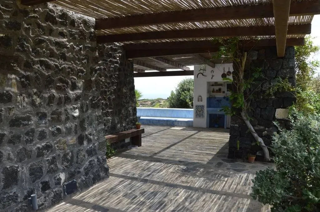 Terrass - Luxury Villa with Panoramic Sea View in Pantelleria