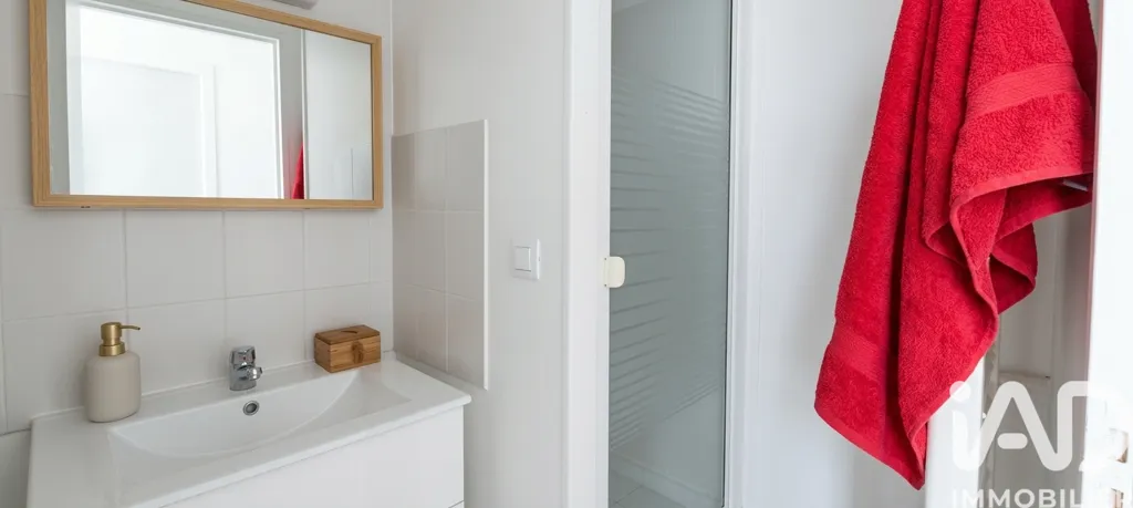 Bagni - Charming 3-Piece House with Patio in Beaune
