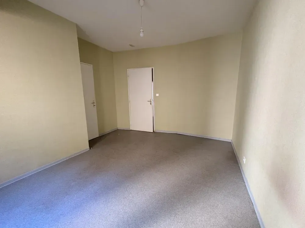 Pièces - Duplex Lumineux avec Balcon à Rodez