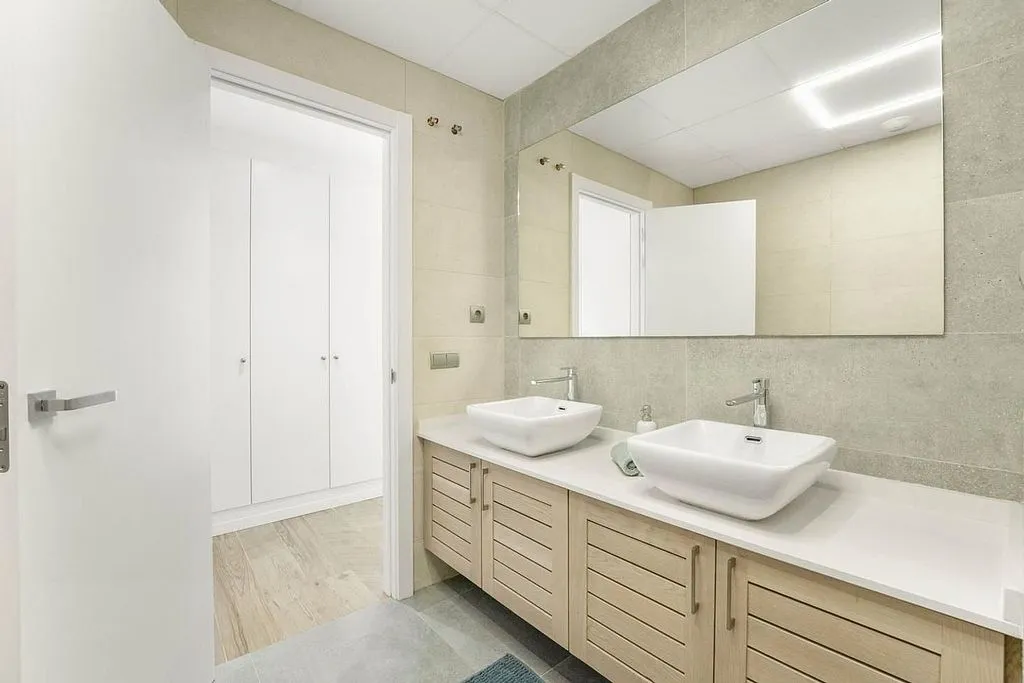 Salles de bain - Duplex with Sea View and Pool in San Roque