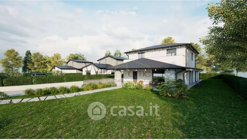 Contemporary Villa with Garden in Albavilla