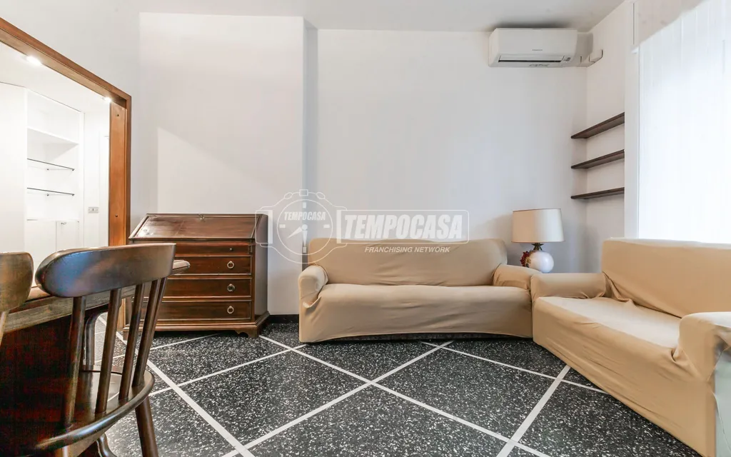 Séjour - Trilocale with Balcony in Milan's Isola