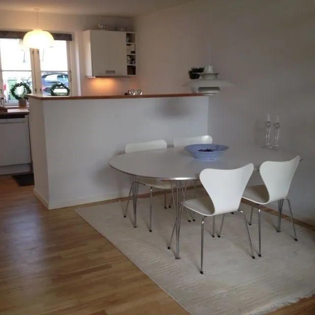 Sala da pranzo - Central 2-Bedroom Apartment with Balcony in Helsinge