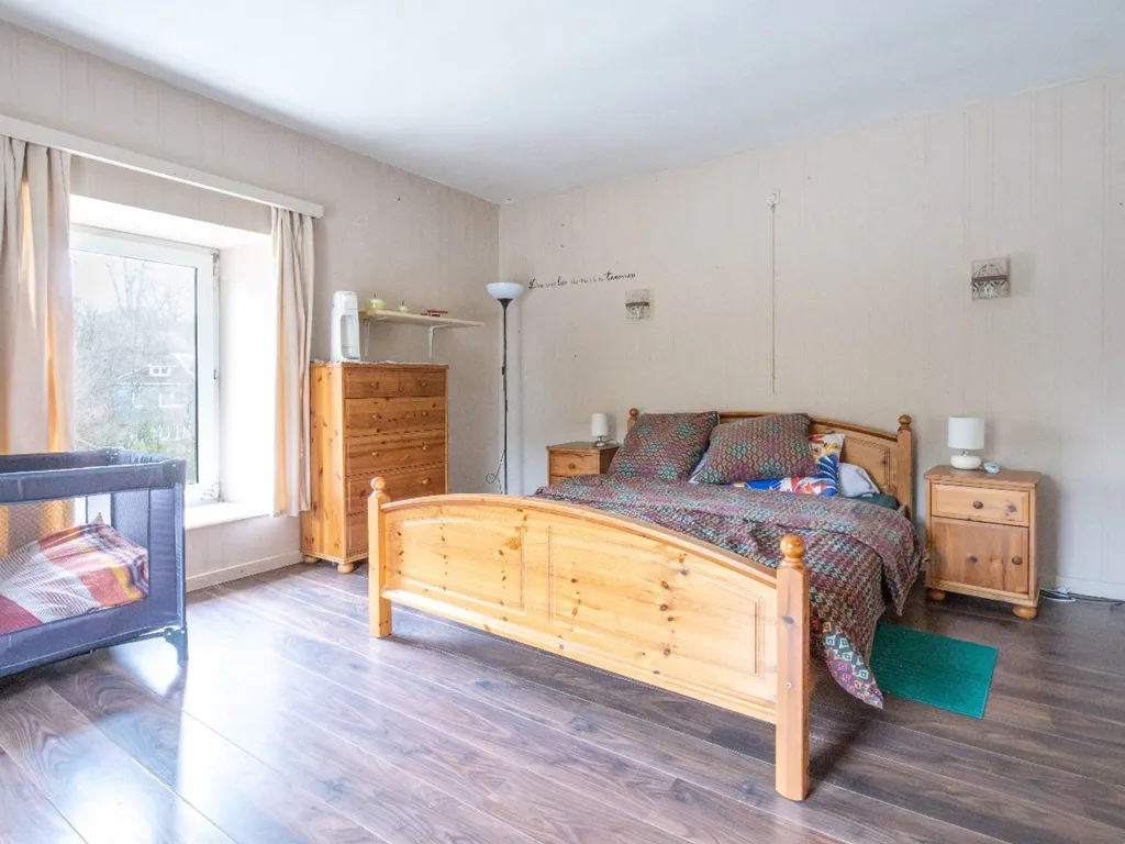 Chambres - Maison Semi-Détachée pour Développement d'Appartements à Lierneux