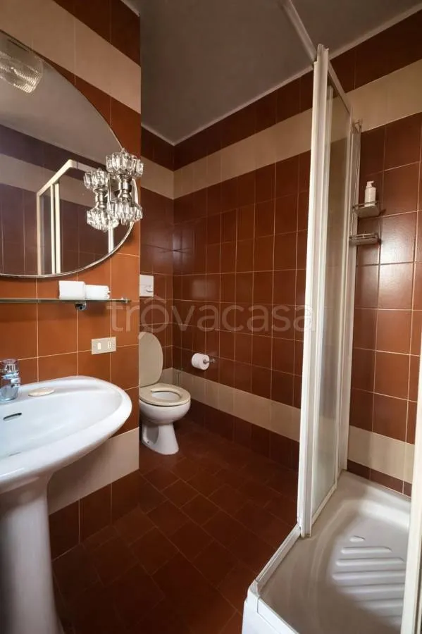 Baños - Detached Villa with Garden in Carmagnola