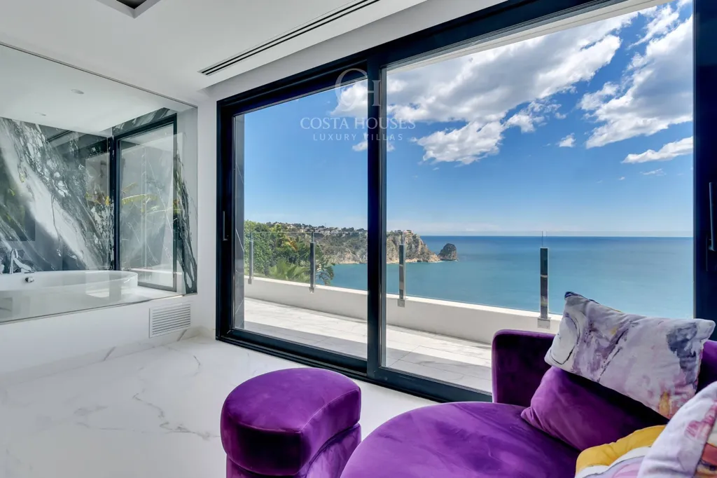Elutuba - Contemporary Villa with Seafront Views in Jávea