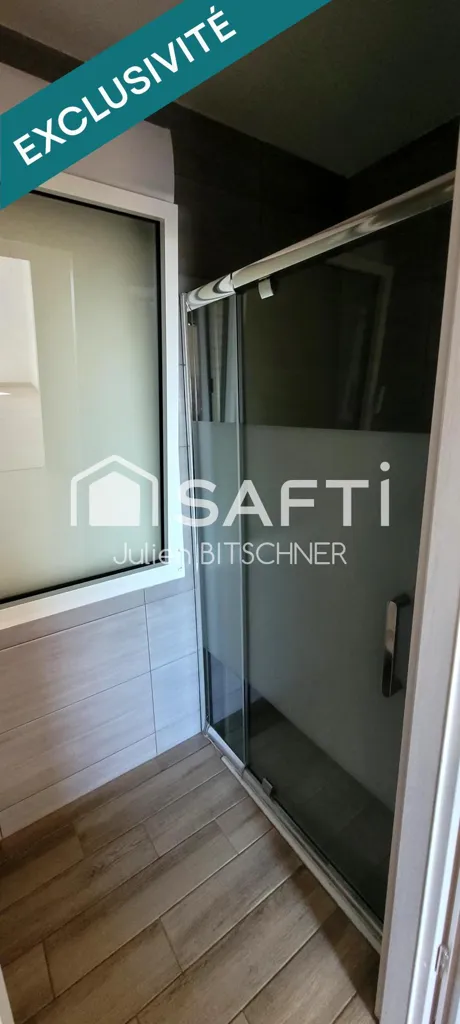 Salles de bain - Maison Moderne avec Jardin à Lorry-Mardigny