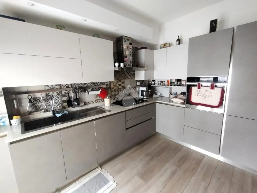 Cuisine - Spacious Apartment with Balcony in Castrolibero