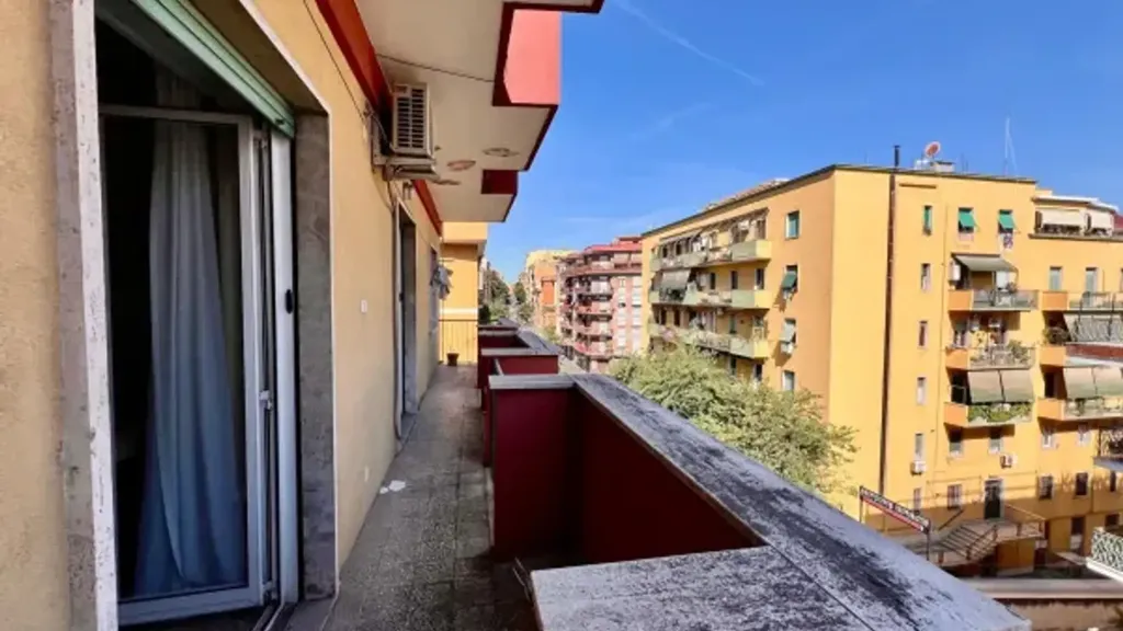 Rõdu - Trilocale with Balcony in Pigneto, Rome