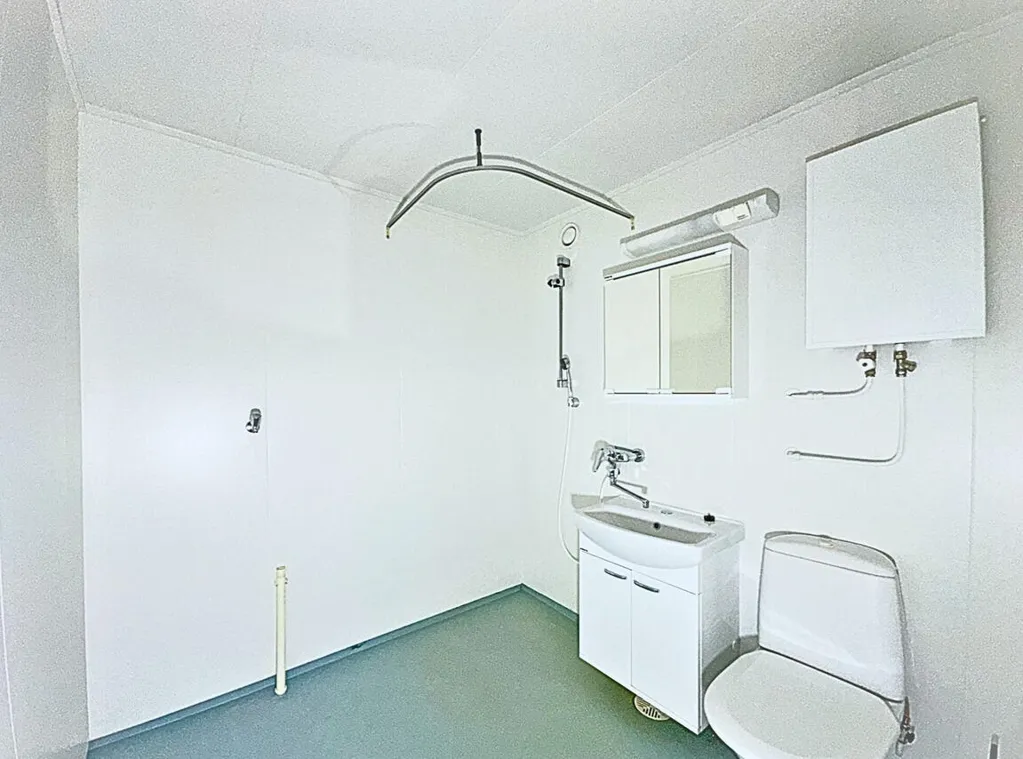 Vannitoad - Spacious Two-Bedroom Flat with Balcony in Hervanta, Tampere