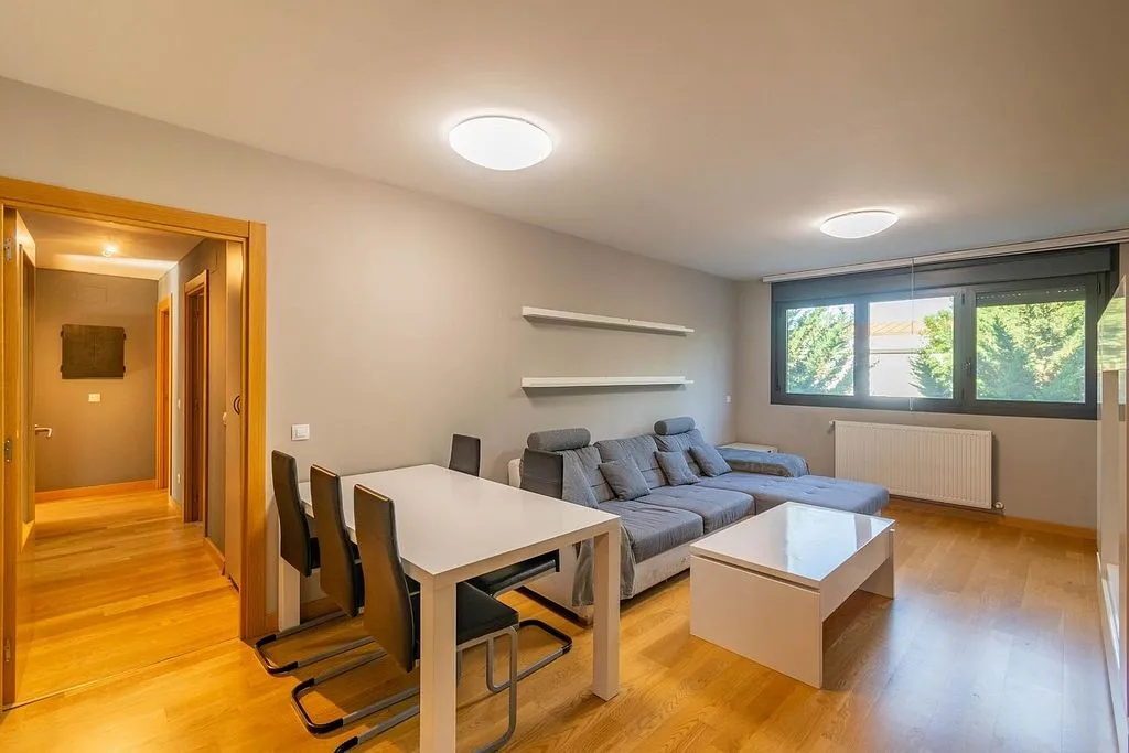 Elutuba - Apartment with Garage in Mutilva